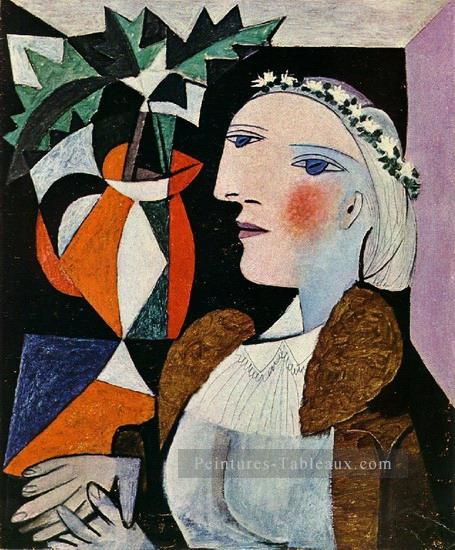 Portrait de femme à la guirlande 1937 cubiste Peintures à l'huile